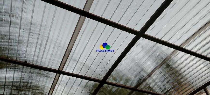 Полікарбонат профільований TOPLIGHT GR 76/18 UV2 0.9мм бронза ребристий 1,045x6 м toplight-1.045x6-0.9-r-br фото